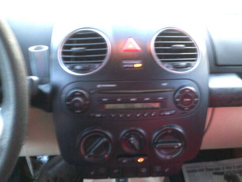 2008 Volkswagen New Beetle S