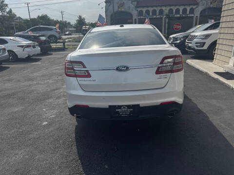 2013 Ford Taurus SEL