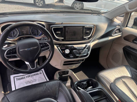 2017 Chrysler Pacifica Touring-L