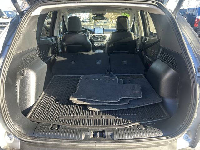 2022 Ford Escape Hybrid Titanium