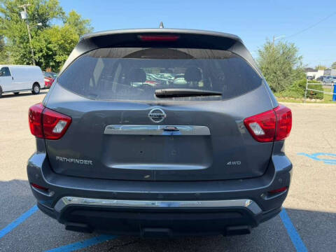 2020 Nissan Pathfinder S