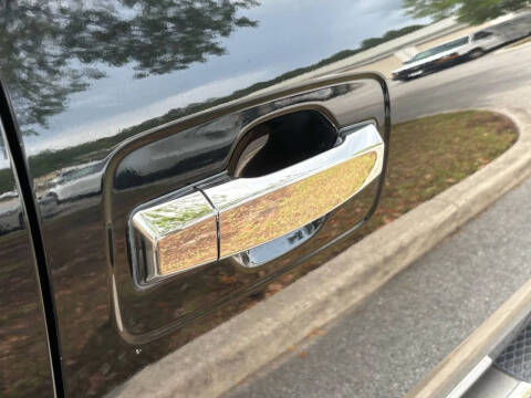 2017 Nissan Titan Platinum Reserve