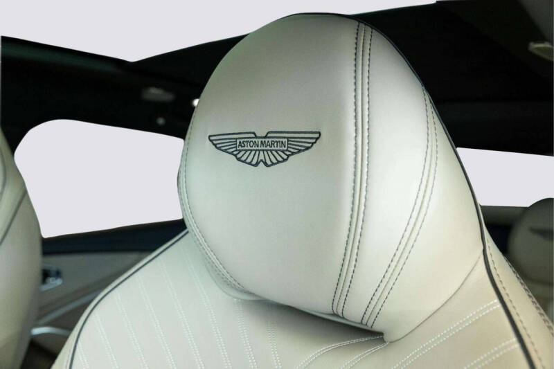 2025 Aston Martin DBX 707