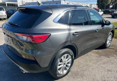 2020 Ford Escape SE