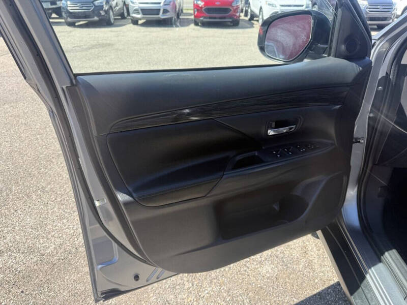 2016 Mitsubishi Outlander SE