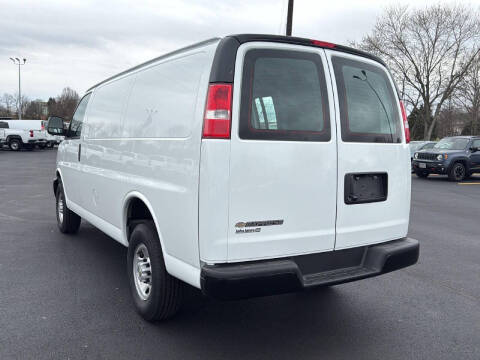 2024 Chevrolet Express 2500