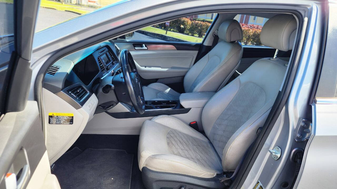 2015 HYUNDAI Sonata Sedan - $9,990