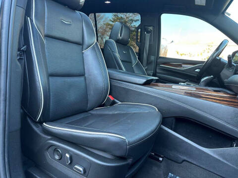 2022 Cadillac Escalade ESV Premium Luxury