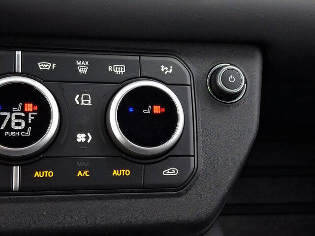 2025 Land Rover Defender 130 V8 P500