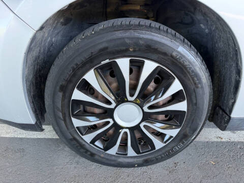 2012 Nissan Versa 1.8 S