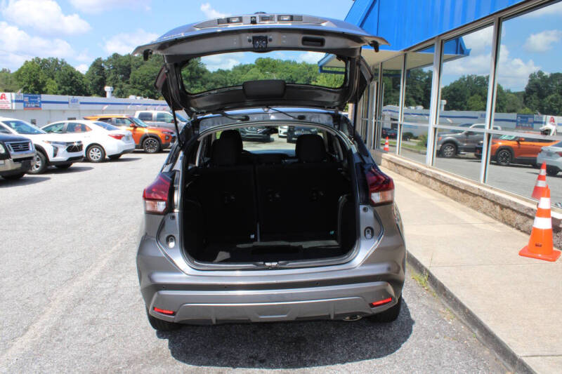 2023 Nissan Kicks S