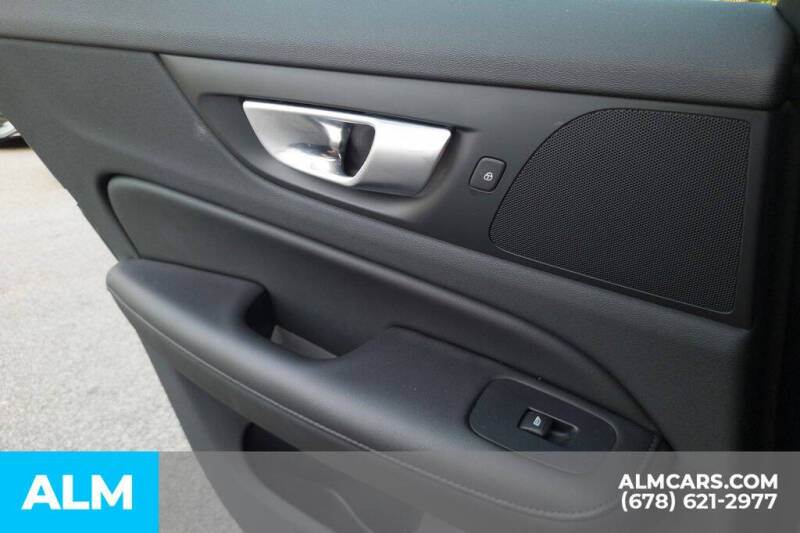 2024 Volvo S60 B5 Plus Dark Theme