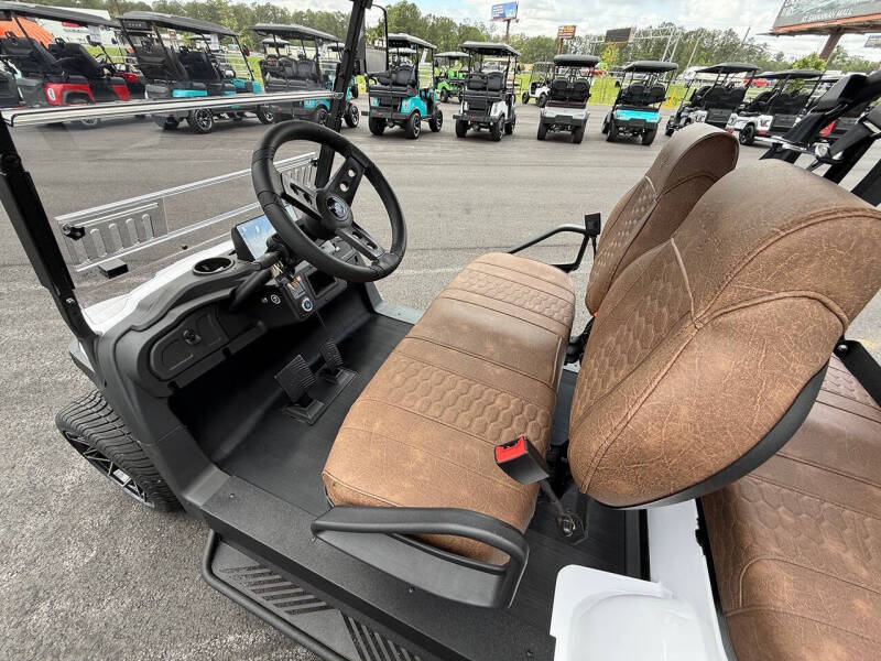 2026 ROYAL   R - Series