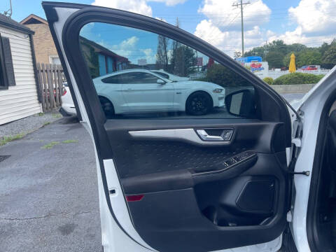 2020 Ford Escape SE