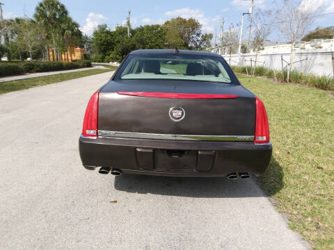 2009 Cadillac DTS Luxury 5-Passenger