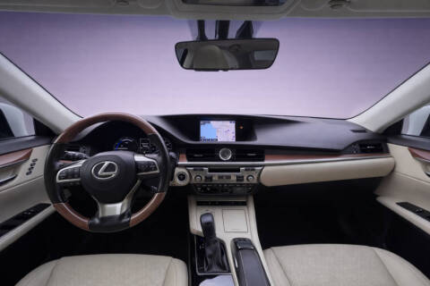 2016 Lexus ES 300h