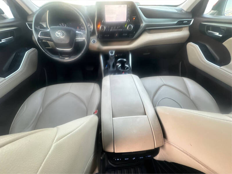 2021 Toyota Highlander XLE