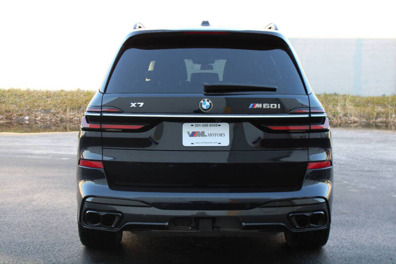 2023 BMW X7 M60i
