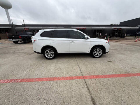 2015 Mitsubishi Outlander SE