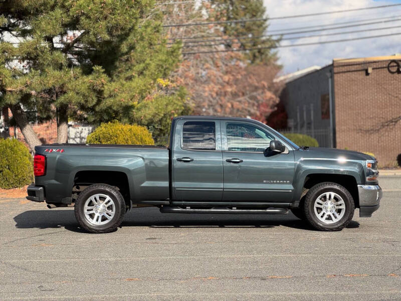 2019 Chevrolet Silverado 1500 LD LT photo 4