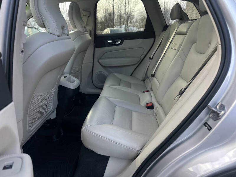 2019 Volvo XC60 T5 Momentum