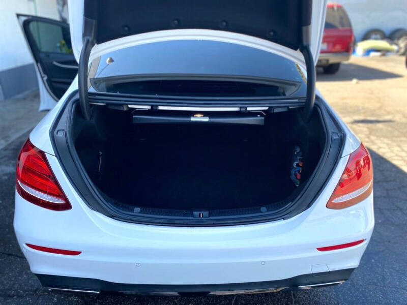 2018 Mercedes-Benz E-Class E 300