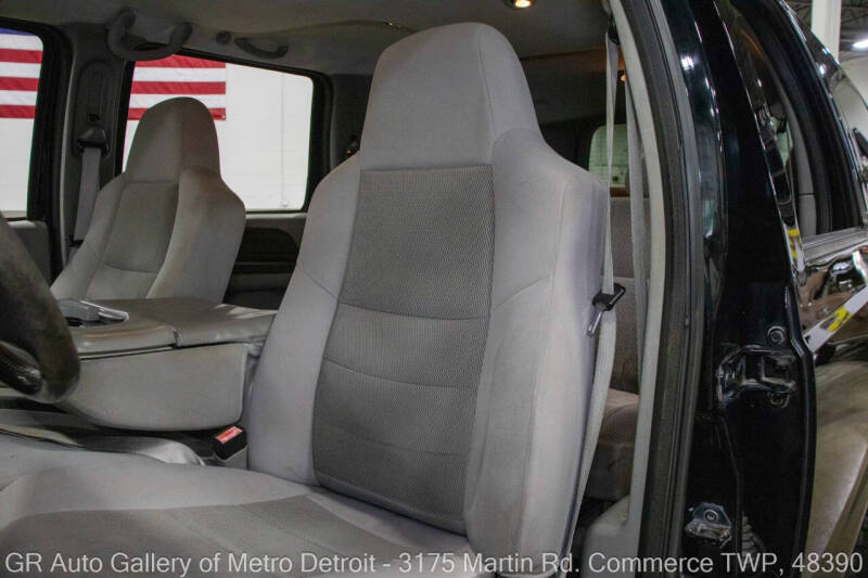 2005 Ford Excursion XLT