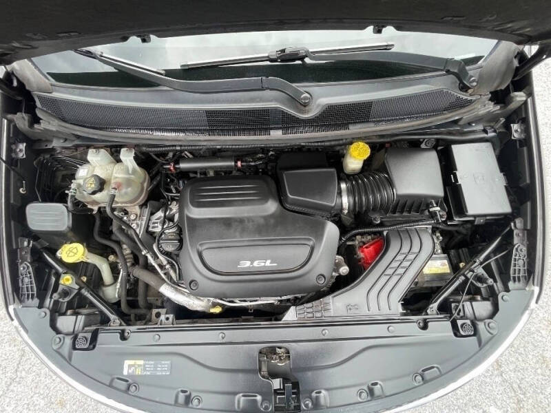 2017 Chrysler Pacifica Touring-L