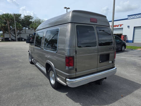 2003 Ford E-Series E-250 SD