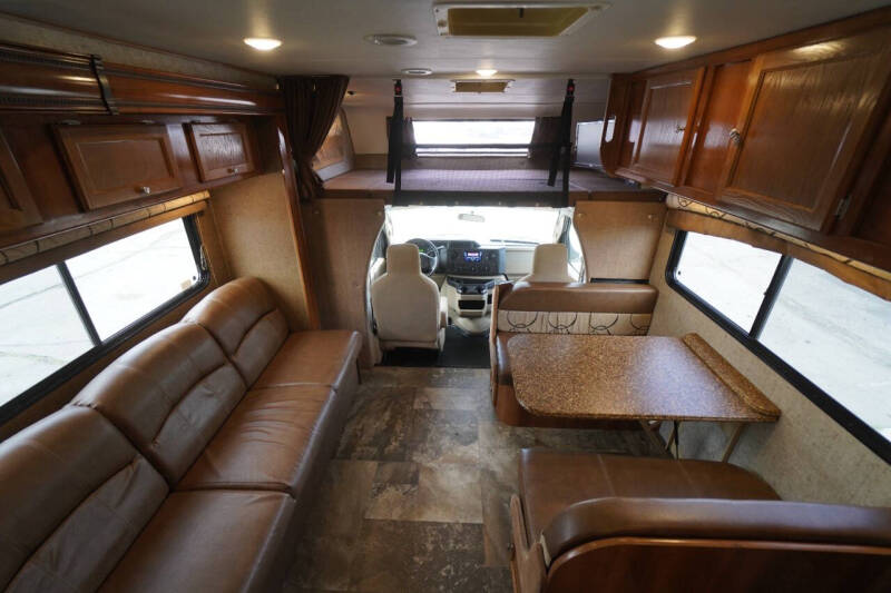 2018  Forest River  Coachmen Leprechaun