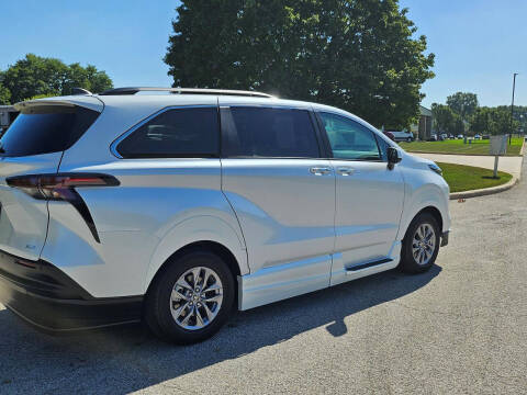 2025 Toyota Sienna XLE 7-Passenger