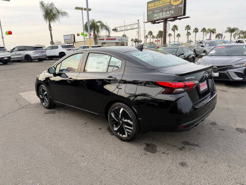 2025 Nissan Versa SR