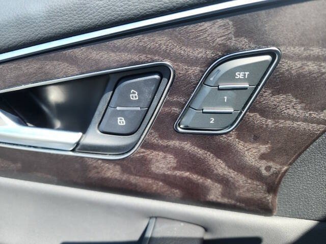 2023 Audi Q8 quattro Premium 55 TFSI