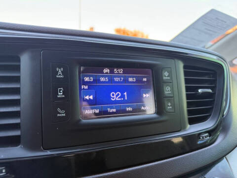 2017 Chrysler Pacifica LX