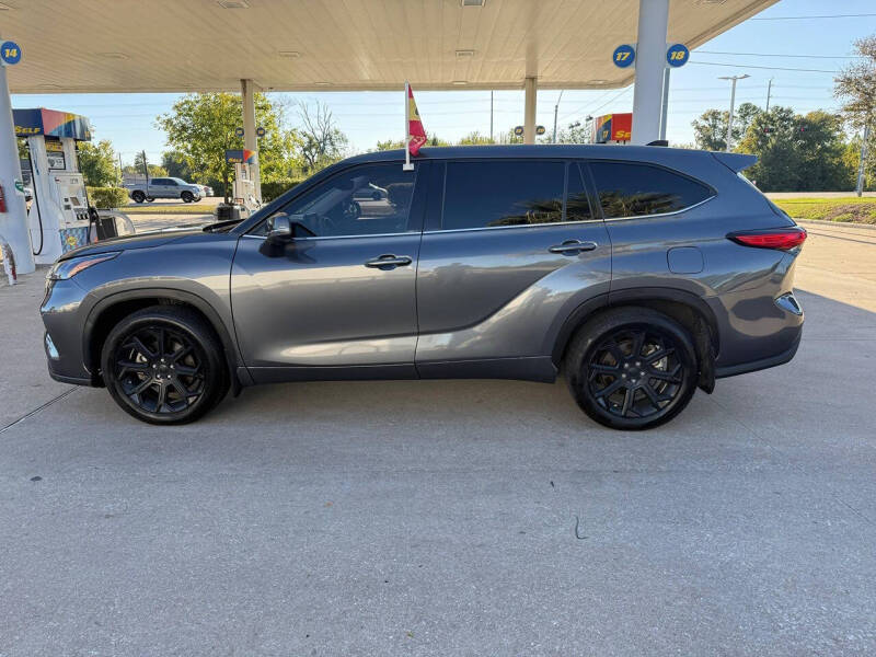 2022 Toyota Highlander L