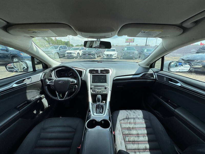 2016 Ford Fusion SE