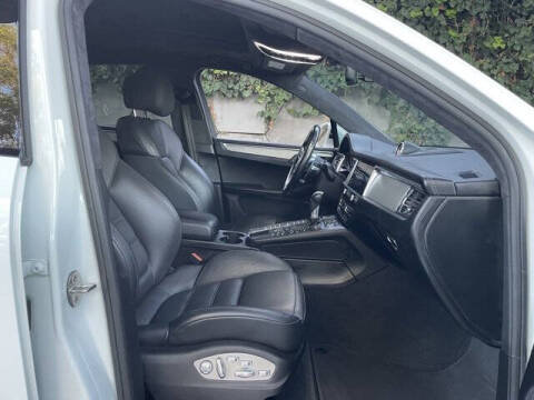 2020 Porsche Macan Turbo