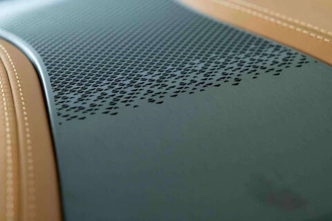 2025 Aston Martin DBX 707