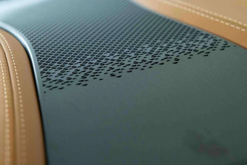 2025 Aston Martin DBX 707