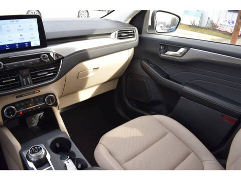 2022 Ford Escape Plug-In Hybrid Titanium