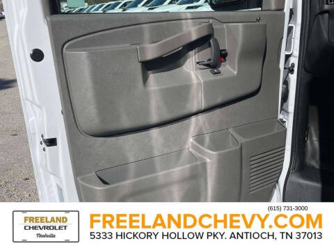 2025 Chevrolet Express 3500