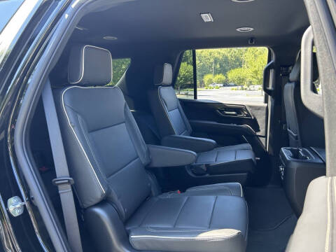 2025 GMC Yukon Elevation