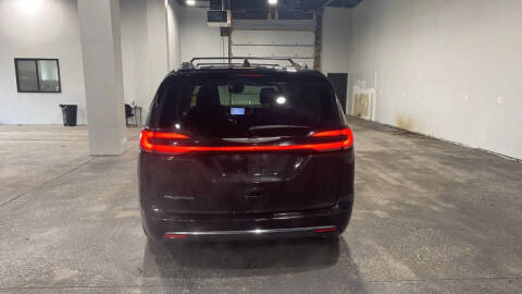 2022 Chrysler Pacifica Touring L