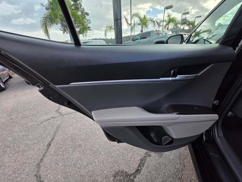 2023 Toyota Camry Hybrid LE