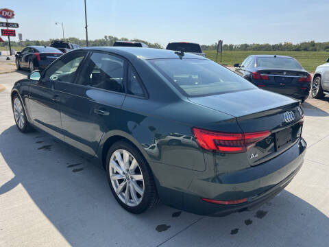 2017 Audi A4 2.0T quattro Premium