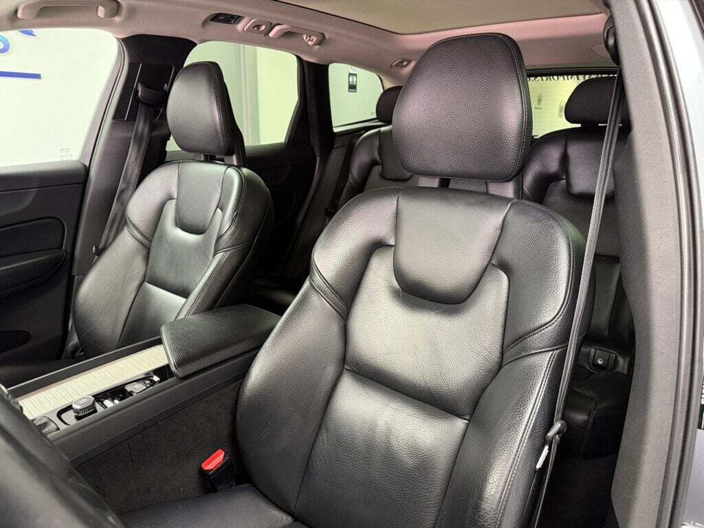 2018 Volvo XC60 for sale at Conway Imports in   Streamwood, IL