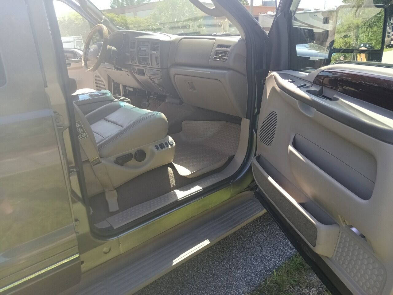 2003 Ford Excursion SUV / Crossover - $11,950