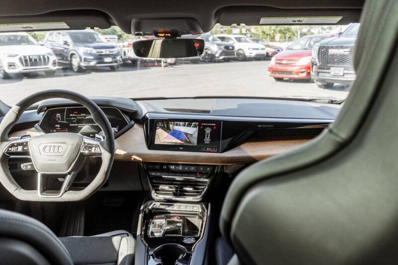 2022 Audi e-tron GT quattro Premium Plus