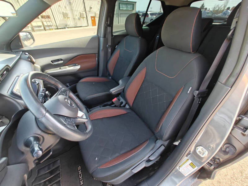 2020 Nissan Kicks SR
