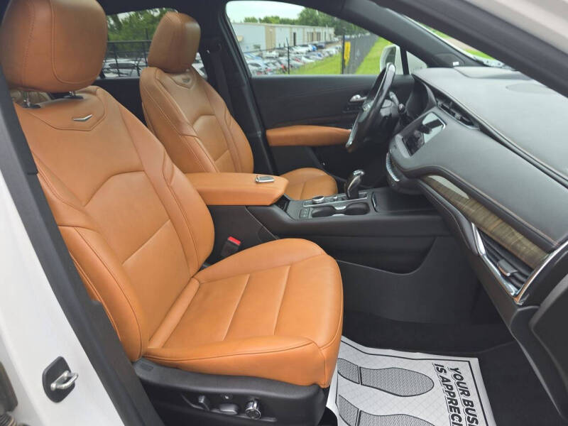 2019 Cadillac XT4 Premium Luxury